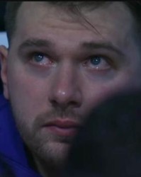 开云Kaiyun官网入口-卢卡落泪，两万人同悲！达拉斯见证NBA最虐重逢